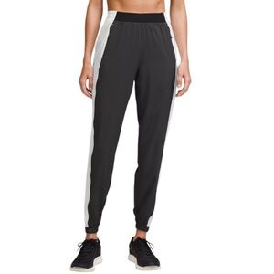 A38- Lululemon Adapted State Jogger GLOW - black and white sz 0 Dark gray